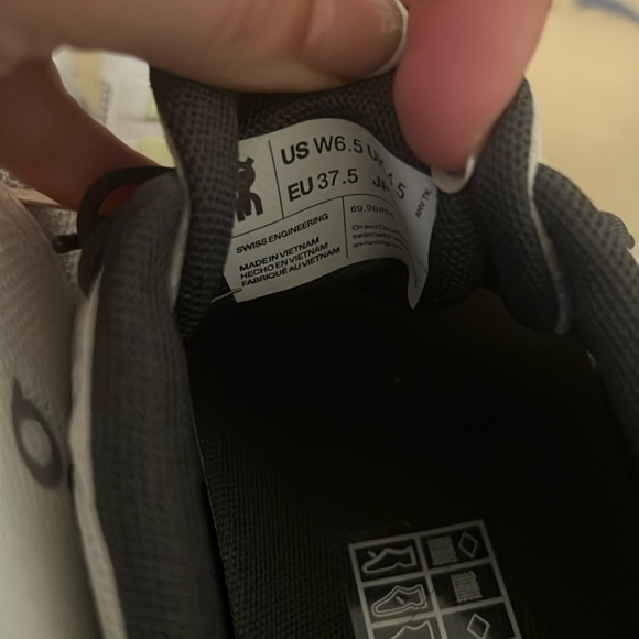 On Cloud 5 Push Running Sneakers NEW Size 6.5/EU 37.5 White/Grey/Green NEW - Picture 8 of 10